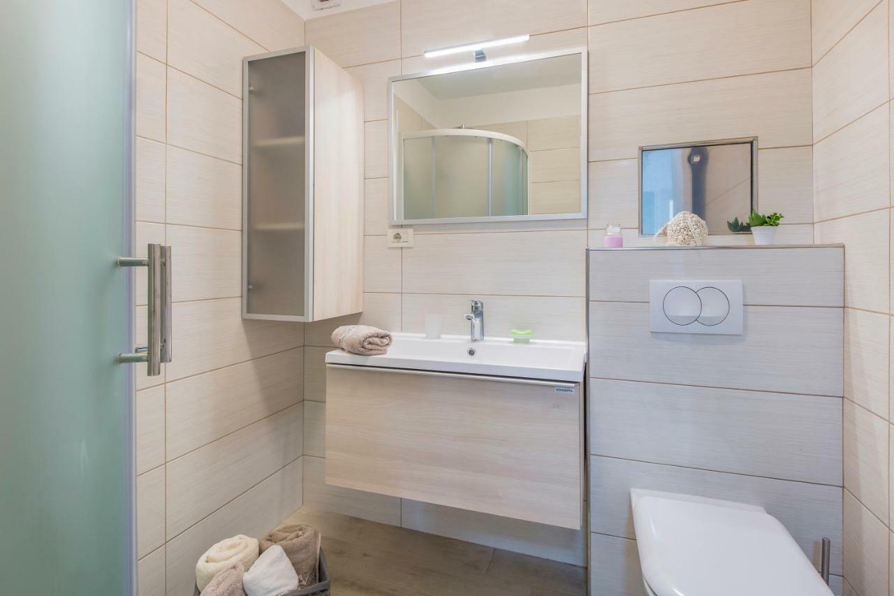 Apartment Dora Rabac Eksteriør bilde